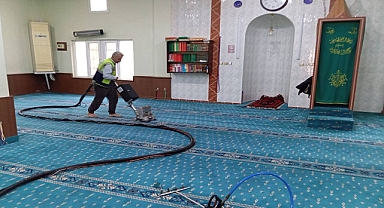 Viranşehir Belediyesinden camilerde temizlik çalışması