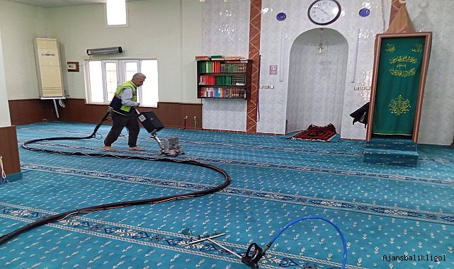 Viranşehir Belediyesinden camilerde temizlik çalışması