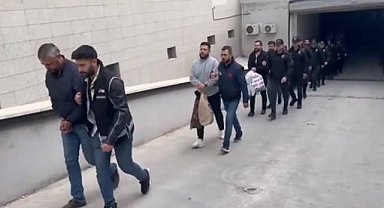 49 göçmen kaçakçılığı organizatörü ve 142 düzensiz göçmen yakalandı