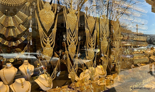 Altın fiyatları kaç TL'den işlem görüyor?