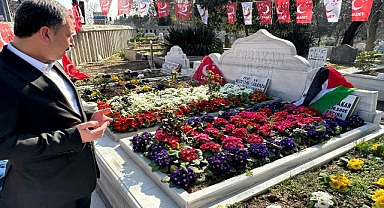 Başkan Baydilli'den Erbakan'ın kabrine ziyaret