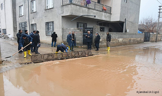 Başkan Bayık, aşırı yağışlara karşı sahada