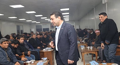 Başkan Özyavuz, Cumhur Odası’nda vatandaşlara ev sahipliği yapıyor