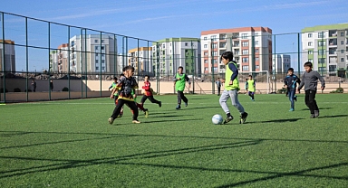 Karaköprü'de çocuklar ara tatili sporla değerlendiriyor