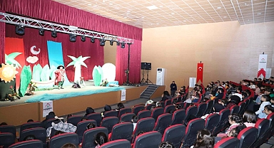 Karaköprü’de ‘Peter Pan Hayal Dünyası’ çocuk oyunu sahnelendi