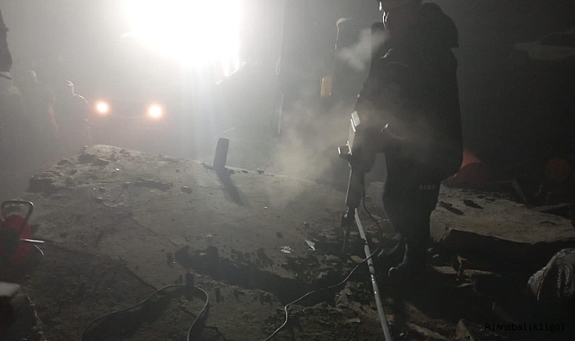 Şanlıurfa'da yıkılan ağır hasarlı binada bir kişi can verdi