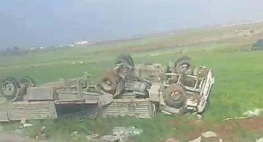 Suruç yolunda kaza! TIR şarampole devrildi