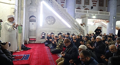 Urfa’da depremde hayatını kaybedenler dualarla anıldı