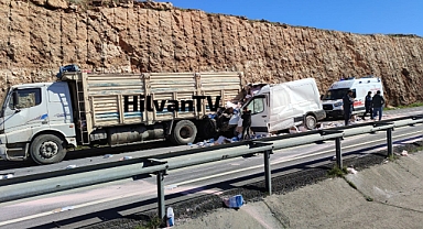 Urfa-Hilvan yolunda feci kaza! Yaralılar var 