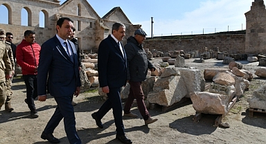 Vali Şıldak Harran’da 