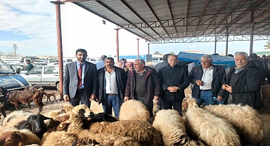 Başkan adayı Hasan Kaplan, hayvan pazarı esnaflarını ziyaret etti