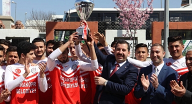 Başkan Baydilli’nin desteğiyle Karaköprü Belediyespor şampiyonluğa koşuyor 