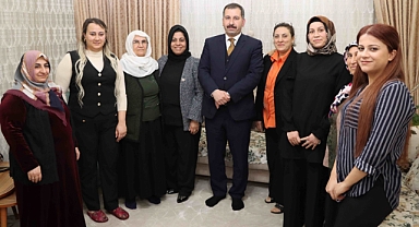 Başkan Baydilli vatandaşlara yeni dönemdeki Karaköprü'yü anlatıyor 