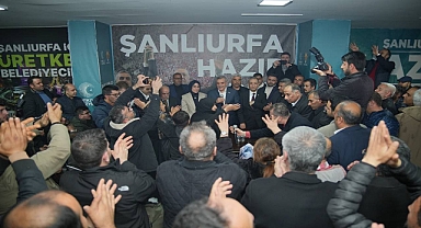 Başkan Beyazgül’ün seçim ofisinde coşkulu destek salona sığmıyor