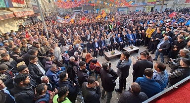 Başkan Ekinci'nin seçim bürosu açılışı mitinge dönüştü 