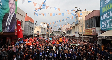 Ceylanpınar'da AK Parti sevdalıları sokaklara taştı