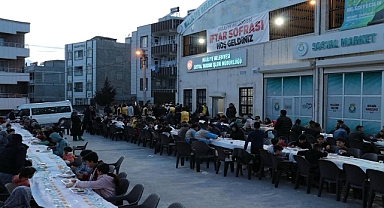 Haliliye'de vatandaşlar iftar sofrasında buluşuyor 
