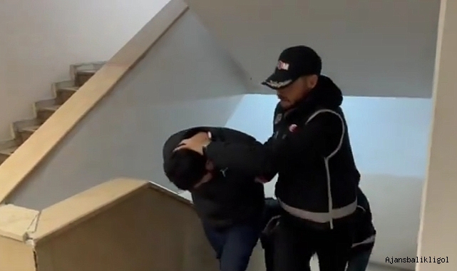 İnterpol Kırmızı Bültenle aranıyorlardı! Türkiye'de yakalandılar