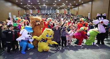 Karaköprü’de çocuklar illüzyon gösterisiyle doyasıya eğlendi