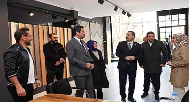 Karaköprü'de vatandaşlar Başkan Baydilli'yi bağrına basıyor