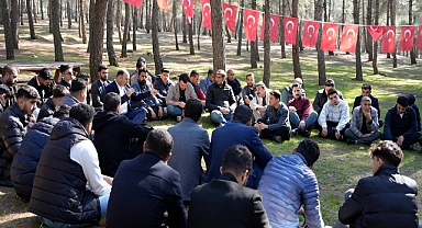 Nihat Çiftçi gençlere seslendi 