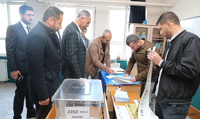 Şanlıurfa'da oy kullanma işlemi başladı