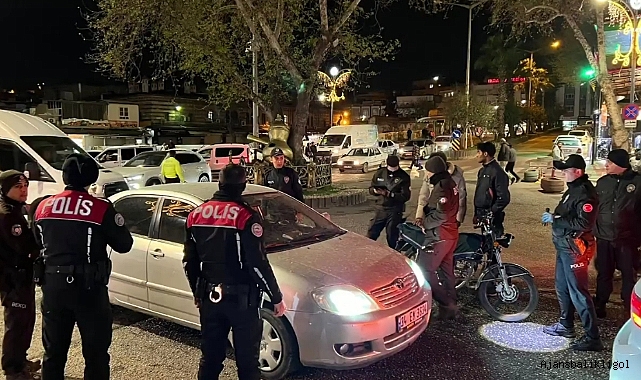 Şanlıurfa'da sıkı denetim! Çok sayıda şahıs yakalandı