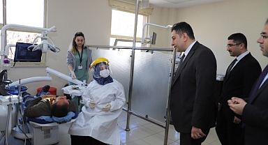 Solmaz, Siverek Ağız ve Diş Merkezinde incelemelerde bulundu