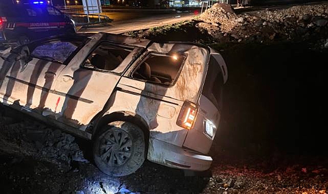 Suruç’ta kontrolden çıkan araç şarompole devrildi! Yaralılar var 