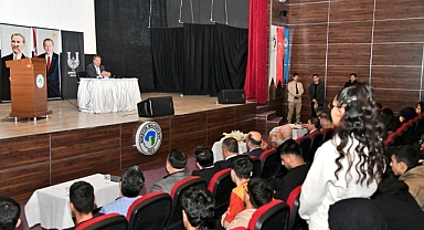 Vali Şıldak Birecikli gençleri dinledi 