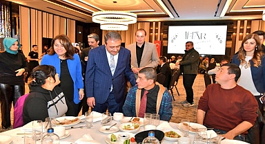 Vali Şıldak, özel bireylerle iftarda buluştu