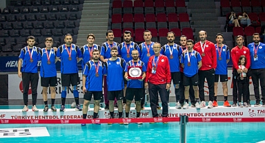 DEPSAŞ Enerji Spor Kulübü Hentbol takımı dörtlü finalden üçüncülükle döndü 