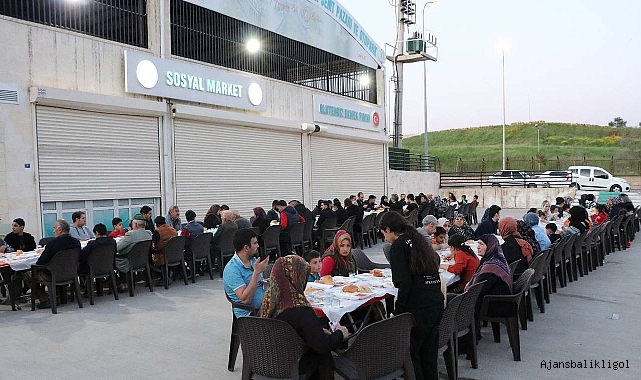 Haliliye'de vatandaşlar iftar sofrasında buluşuyor