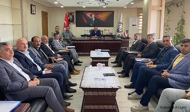 Hilvan Kaymakamı ve başkan vekili Karakaş, müdürleri topladı