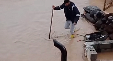 Siverek’te etkili olan sağanak yağış evleri sular altında bıraktı 
