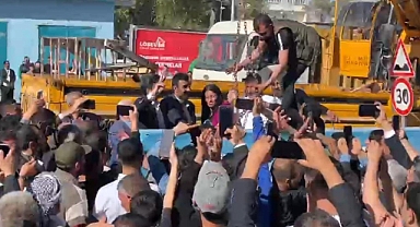 Suruç Belediyesi önündeki beton bloklar kaldırıldı