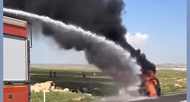 Suruç'ta otomobil cayır cayır yandı 