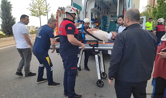 Urfa'da sürücü, kaza yapan araçta sıkıştı