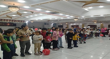 Yetim çocukların yüzleri güldürüldü