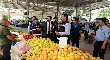 Haliliye’de Pazar yerleri denetledi 