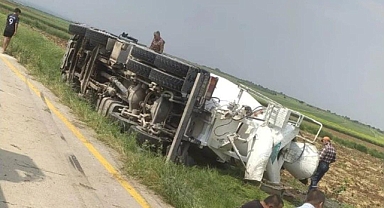 Hilvan'da beton mikseri devrildi! 