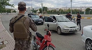 Şanlıurfa’da 12 şahıs yakalanarak gözaltına alındı!