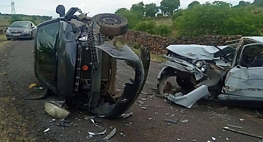 Şanlıurfa’da iki araç çarpıştı! 2 ağır yaralı 