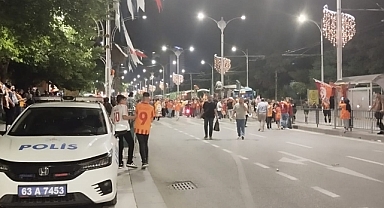 Şanlıurfa'nın Sokakları Şampiyonluk Coşkusuyla İnledi