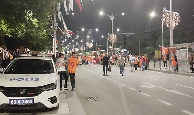 Şanlıurfa'nın Sokakları Şampiyonluk Coşkusuyla İnledi