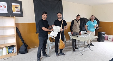 Saz ve sözle bağımlılığın zararları anlatılıyor