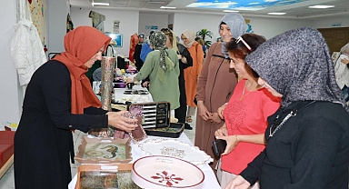 Haliliye Belediyesi İle Üreten Kadınların El Emekleri Sergilendi 