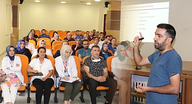 Harran Üniversitesi Hastanesi'nde Personellere Seminer Verildi