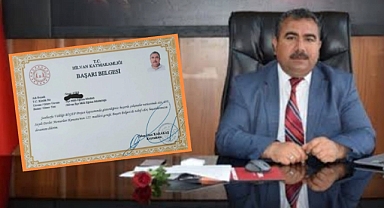Hilvan İlçe Milli Eğitim Müdürü Sinan Ateş'e Başarı Belgesi