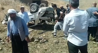 Siverek'te Kontrolden Çıkan Otomobil Şarampole Yuvarlandı 